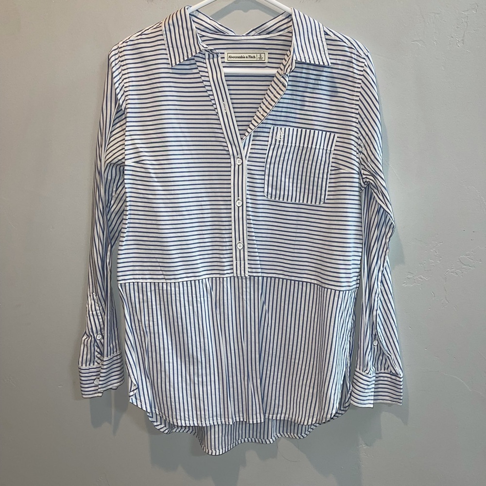 Women’s striped tunic top with bidirectional stripes